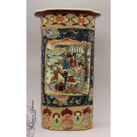 CHIŃSKA PORCELANA –OKAZAŁY WAZON BOGATO ZDOBIONY- RĘCZNIE MALOWANY !!