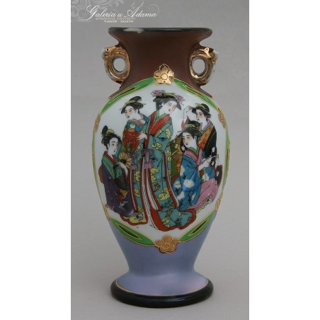 JAPOŃSKA PORCELANA SATSUMA - WAZA Z PORCELANY RĘCZNIE MALOWANA EMALIĄ I OZDOBIONA SCENKĄ Z PIECIOMA GEJSZAMI - PIĘKNA !!
