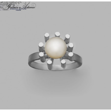 Pierścionek z białego złota-18 k (w~5,27 g) wysadzany Perłą- Ciekawa forma !