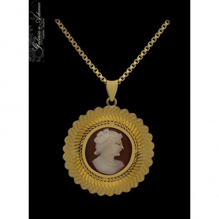 ZŁOTO-18 K (w~13,95 g)  NASZYJNIK Z WISIORKIEM WYSADZANY KAMEĄ NA MUSZLI BIAŁO-BRĄZOWEJ-KLASYKA !