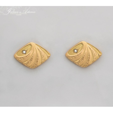 Kolczyki złote-18 k (~3,32 g) wysadzane diamentami, efektownie grawerowane-Eleganckie !