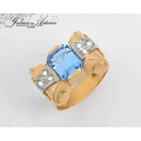 Art-Deco- Pierścionek złoty-18 k (~8,74 g) wysadzany diamentami-0,12 karat i szafirem (imit)-Efektowny !!