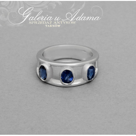 Pierścionek z białego złota-18 k (~7,89 g) wysadzany Szafirami naturalnymi-1,10 k-Elegancki !!