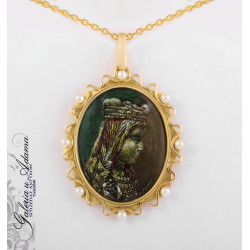 Medalion złoty-18 k...