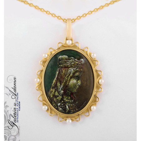 Medalion złoty-18 k (w~21,13 g)z łańcuszkiem i emaliowanym portretem  „Madonny z Monsterrat” autorstwa M.Mainar !!